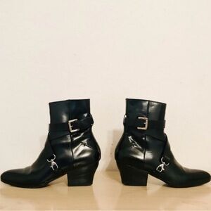 Costume National Black Leather Flat Ankle Boots 38